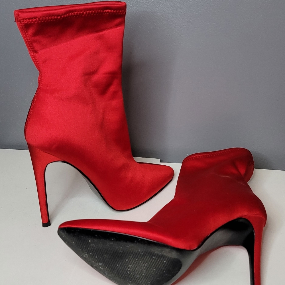 Bootied - Picture 2 of 3